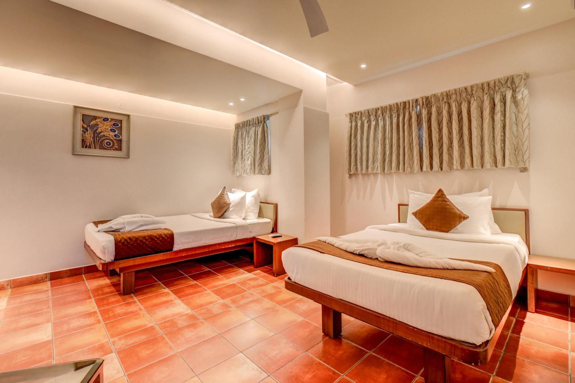 Hotel J N Stay Mysore - 12 Minutes To Mysore Palace Exterior foto